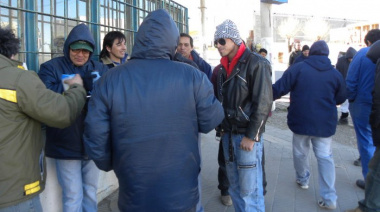 Marineros de Vieira se convocaron frente a la dirección de Trabajo