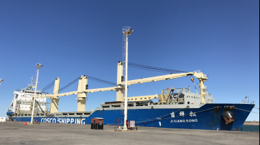 Buque de Cosco trajo aerogeneradores destinados al parque eólico
