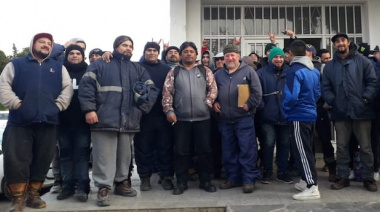 Estibadores de Caleta Paula siguen sin llegar a un acuerdo y empresas amenazan con llevarse los barcos a otros puertos