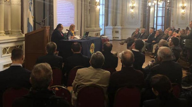 CAPeCA acompañó al capitán Molina Carranza en la presentación de su libro