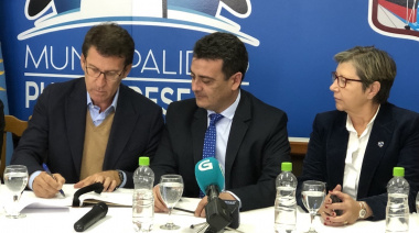 El presidente de la Xunta de Galicia fue distinguido como Huésped de Honor por el municipio de Puerto Deseado
