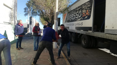 Argenova dona cerca de medio millón de pesos en alimentos y artículos de higiene para familias de escasos recursos de Puerto Deseado
