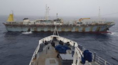 El potero chino que se había escapado llegará hoy a la rada de Puerto Madryn