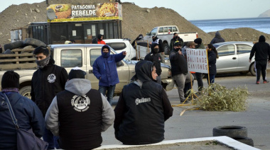Estibadores de Comodoro Rivadavia protestan por la escasa llegada de buques al puerto de esa ciudad