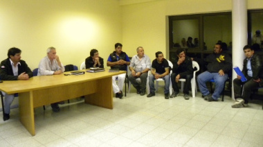 Prospección sísmica: funcionarios realizaron una charla informativa en Caleta Paula 