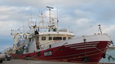 El tangonero Miriam sometido a reformas para la temporada de langostino