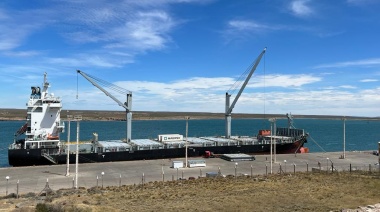Estibadores piden 1.800 dólares por cada contenedor de cianuro que se descargue por Puerto Deseado