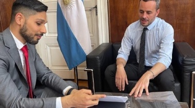 Establecen que todo buque arrastrero deberá identificar los aparejos de pesca