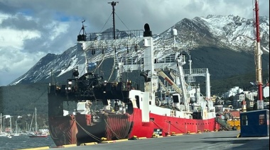 Buque Echizen Maru ingresó al puerto de Ushuaia con mil toneladas de calamar 