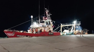 Tras un incidente en el canal de acceso buque Argenova IV ingresó a puerto si novedad 