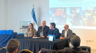 López Cazorla realizó entrega de tablets para el control y la fiscalización de las descargas pesqueras