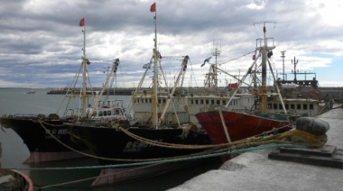 Los barcos chinos pagaron la multa y esta semana se van del puerto de Comodoro Rivadavia