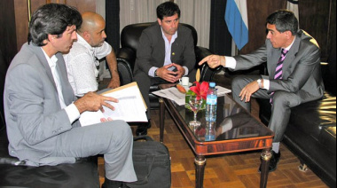 Bustamante se reunió con la Asociacion de Capitanes de Pesca