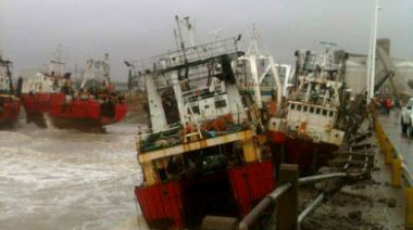 La Administración Portuaria aseguró que resguardará el muelle Storni tras el varamiento de barcos pesqueros