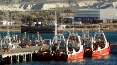 Buques de Deseado generaron importante movimiento en el muelle Storni de Puerto Madryn