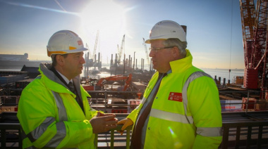 Secretario de Estado de Transporte junto al alcalde de Liverpool visitan la nueva terminal portuaria en construcción
