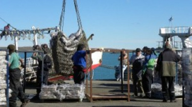 Gremios de la pesca  de Puerto Deseado adhieren a la medida de fuerza decretada por Moyano