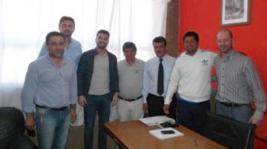 Pesquera Deseado firmó convenio con el municipio para la instalación de escuela del Club Celta de Vigo en la localidad