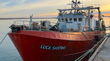 Moderno buque de Centomar se prepara para la pesca de langostino en aguas nacionales