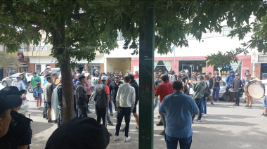 Operarios pesqueros de Puerto Madryn, Trelew y Rawson se manifestaron contra Núñez 