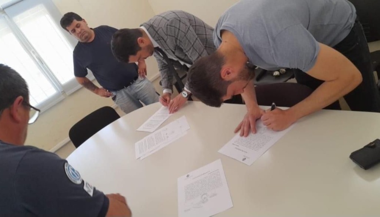 La Flota Amarilla de Chubut acordó aumento salarial con el SOMU 