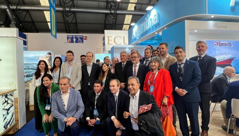 El Embajador de Argentina participó de la inauguración del Stand Mar Argenino en la Feria Conxemar 