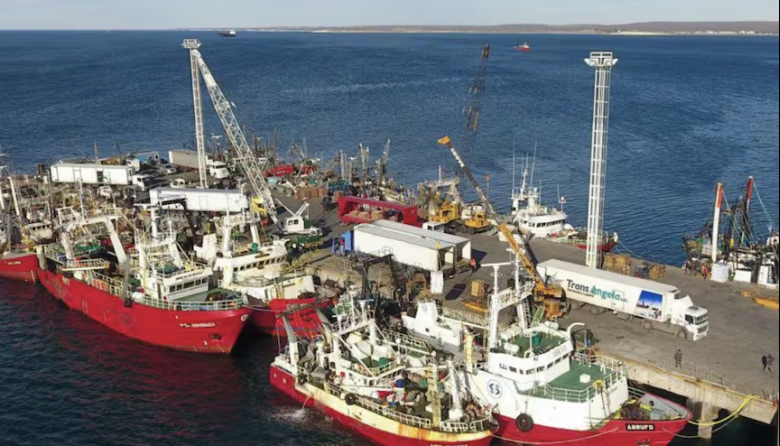 Hay 100 buques parados: alertan que la industria pesquera perdió US$100 millones en dos semanas
