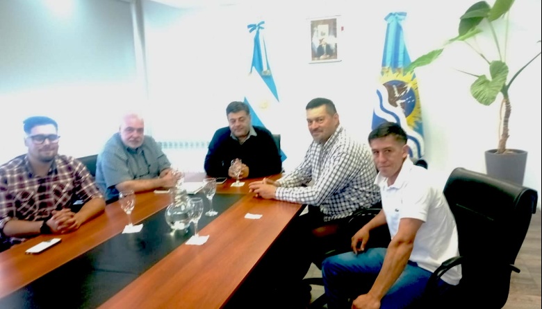 Estibadores se reunieron con el ministro de la Producción para analizar la actividad portuaria