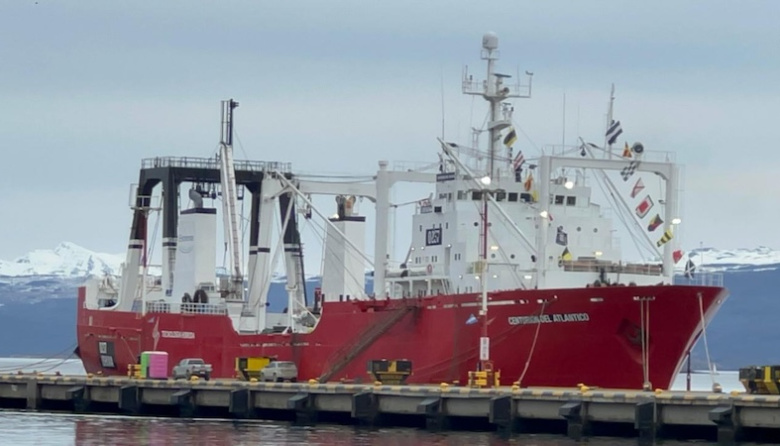 El buque Centurión del Atlántico partió rumbo a Bélgica para una reparación técnica