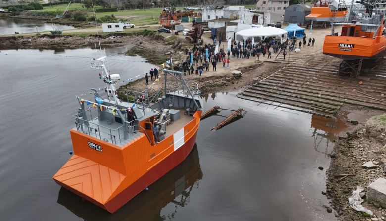 Botaron el “Codaste”, un nuevo buque para la pesca de langostino en Rawson