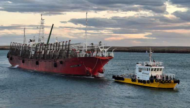 Llegaron los primeros poteros al puerto deseadense