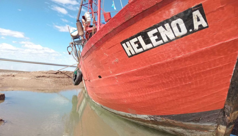 Se hundió el pesquero Heleno A y buscan intensamente a su maquinista