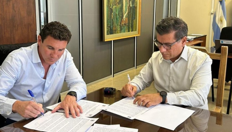 Convenio entre la Facultad de Económicas y la CAPIP para capacitaciones en el sector pesquero