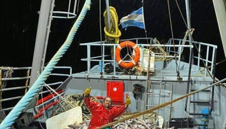 Prorrogan la suspensión del DUE para la flota fresquera por seis meses