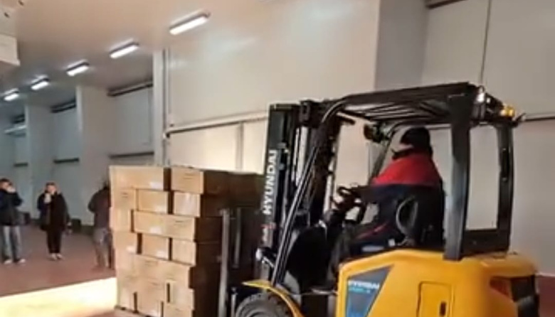Con la descarga de 140 toneladas de langostino Conarpesa inauguró cámaras frigoríficas en Puerto Rosales 