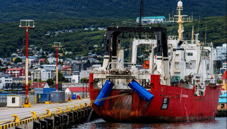 Adjudican el recambio de defensas del puerto de Ushuaia con una oferta 18% superior al presupuesto oficial