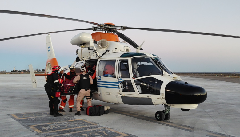 Prefectura aeroevacuó a un tripulante del congelador tangonero Magdalena
