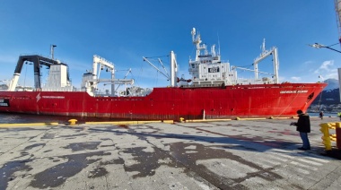 Proveniente de Noruega llegó a Ushuaia el primer barco híbrido de la Argentina
