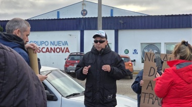 Trabajadores del STIA marcharon en Puerto Deseado contra despidos y precarización laboral
