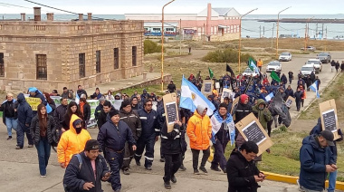 Gremios se sumaron a la marcha del SOMU contra la rebaja salarial