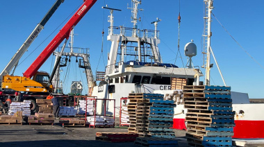 La llegada del buque merlucero Ceres reactivó el puerto deseadense