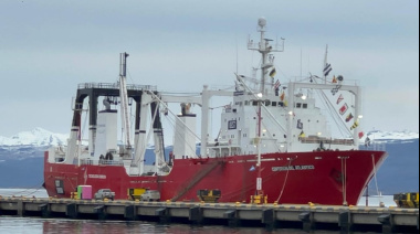 El buque Centurión del Atlántico partió rumbo a Bélgica para una reparación técnica