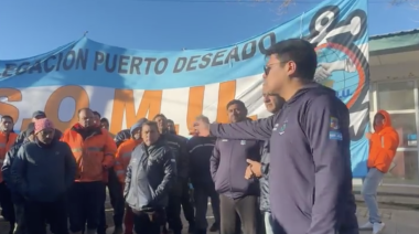 El SOMU reunió a marineros frente al puerto y reafirmó el rechazo a la baja del plus por producción
