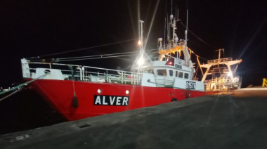 Sacaron el barco para no perder el permiso, pero se olvidaron de pagarle a la gente