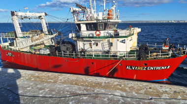 El Álvarez Entrena III arribó a Puerto Madryn con 70 toneladas de langostino