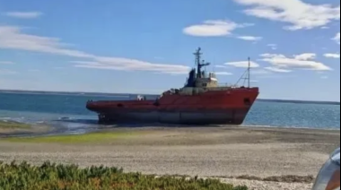 El remolcador Atlantic Dama encalló en las costas de San Antonio Este